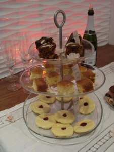 Shortbread, carrot cake and lemon drizzle cake