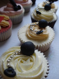 Ball & chain cupcakes