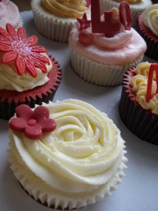 Rose swirl with ruby flower