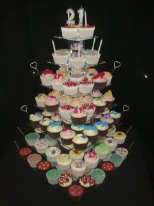 What a tower of cupcakes! What a tower of cupcakes!