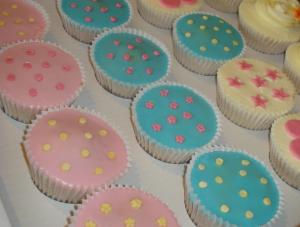 retro cupcakes
