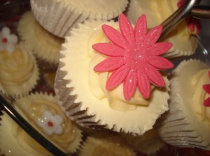 Cerise cupcake flower