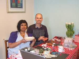 Cupcake class sugarcrafing in action