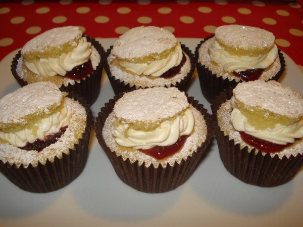 Traditional Victoria Sponge Cupcakes
