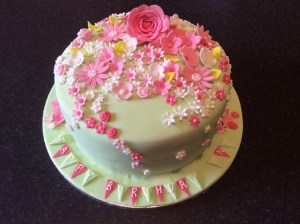 Floral Cake by Lizzie